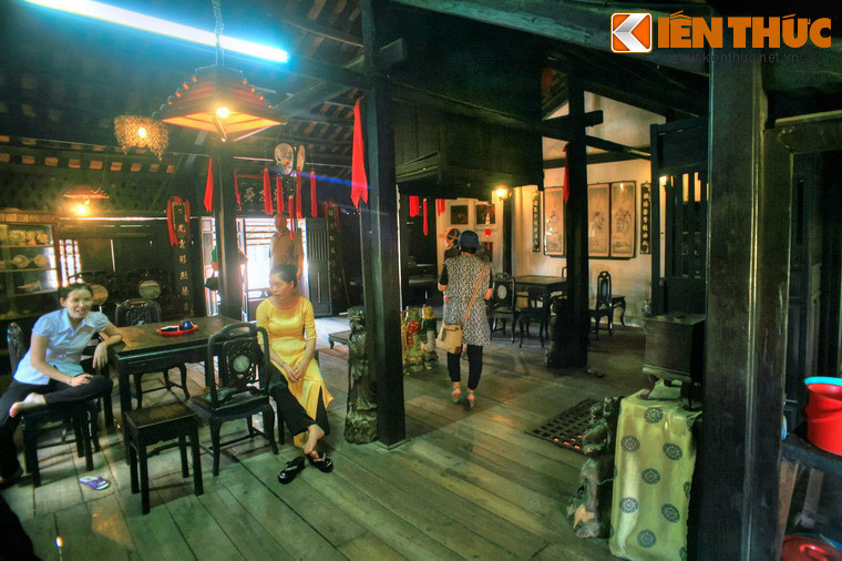 Ông đặt tên cho ngôi nhà là Phùng Hưng hàm nghĩa Hưng Thịnh, với mong muốn công việc làm ăn luôn được phát đạt. Chủ nhân hiện nay là thế hệ con cháu của ông, vẫn tiếp tục sinh hoạt và bảo quản ngôi nhà cổ này.