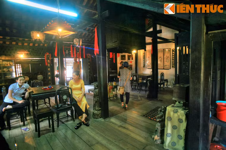 Ông đặt tên cho ngôi nhà là Phùng Hưng hàm nghĩa Hưng Thịnh, với mong muốn công việc làm ăn luôn được phát đạt. Chủ nhân hiện nay là thế hệ con cháu của ông, vẫn tiếp tục sinh hoạt và bảo quản ngôi nhà cổ này.