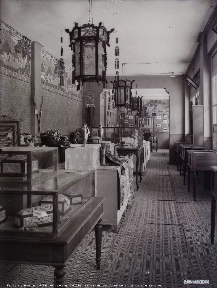 Bên trong nhà trưng bày An Nam.