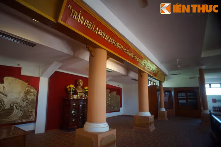 Giữa lòng tòa thành này, vào ngày 1/5/1904, đồng chí Trần Phú, người con ưu tú của Đảng Cộng sản Việt Nam đã ra đời. Ảnh: Khu lưu niệm đồng chí Trần Phú ở thành An Thổ.