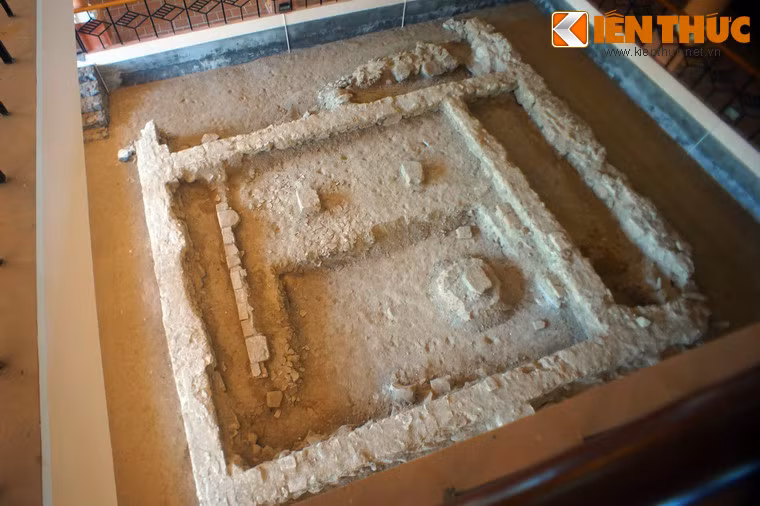 Nằm gần trục đường Quốc lộ 1 và nhiều địa danh du lịch nổi tiếng như vịnh Xuân Đài, đầm Ô Loan, ghềnh Đá Đĩa, nhà thờ Mằng Lăng…, thành An Thổ đã trở thành là một điểm đến mới rất đáng ghé thăm dành cho du khách ở Phú Yên.