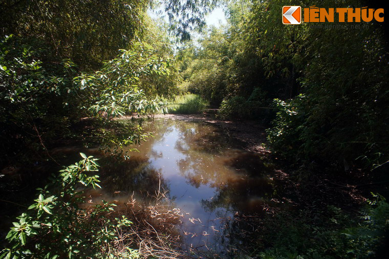 Một đoạn hào thành xưa.