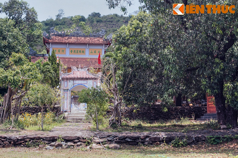 Doc la ngoi chua co co 