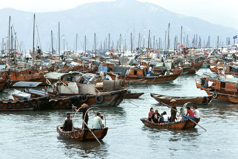 Cảng Cheung Chau, 1976. Ảnh: Keith Macgregor.