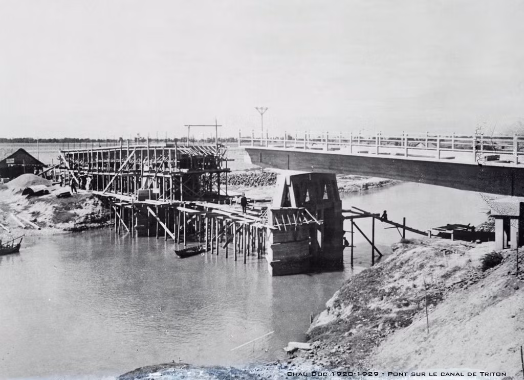 Gòn nhìn khác về cây cầu ở Tri Tôn. Ảnh tư liệu.