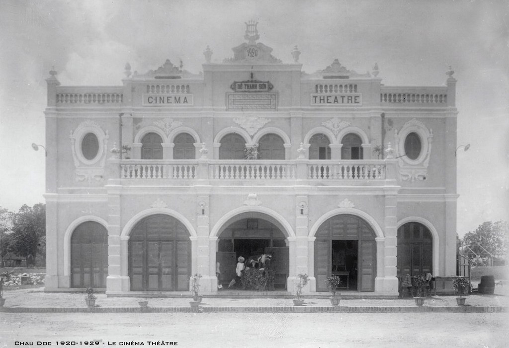 Rạp chiếu bóng ở Châu Đốc. Ảnh tư liệu.