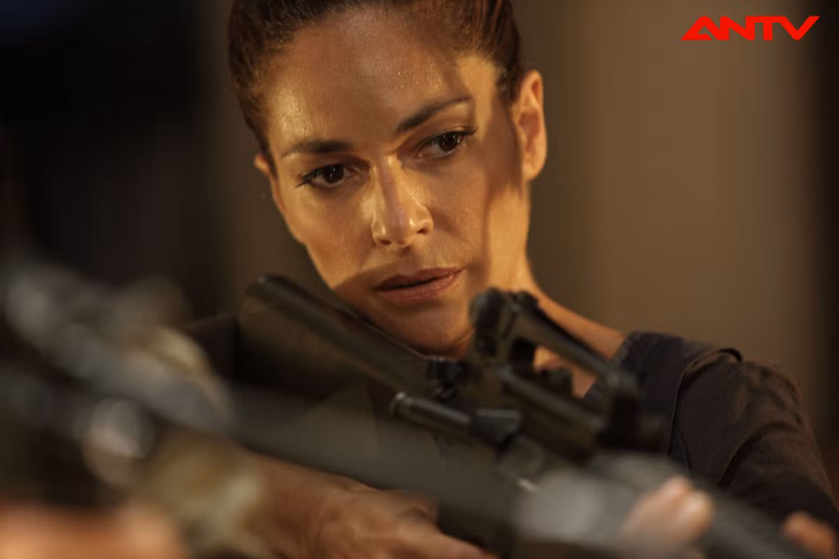 Nữ cảnh sát Claudia Mares nhận cái kết buồn trong phần 4 của phim.