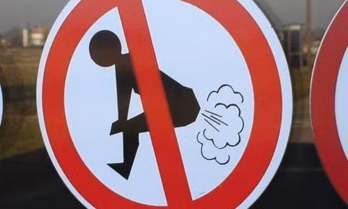 Florida, Mỹ quy định hành động “xì hơi” tại nơi công cộng sau 6h tối vào thứ 5 hàng tuần là phạm pháp. Điều luật cấm này khiến nhiều người không khỏi bất ngờ và khó hiểu.