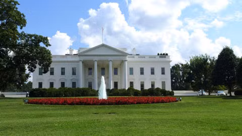 Bên dưới Nhà Trắng là một hệ thống hầm ngầm tối mật được xây dựng để Tổng thống Mỹ có thể sử dụng chúng trong trường hợp khẩn cấp. Đây là một trong những địa điểm tuyệt mật nhất ở Mỹ.