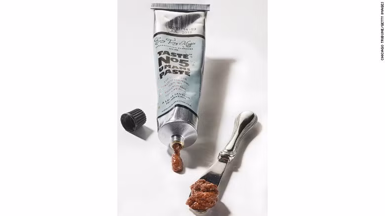 Giáo sư người Nhật Bản Kikunae Ikeda đã phát minh ra umami - vị ngon, ngọt thịt của những thực phẩm có chứa hàm lượng glutamate cao - vào năm 1908. Đây được xem là một trong những phát minh vĩ đại nhất của Nhật Bản trong thế kỷ 20.