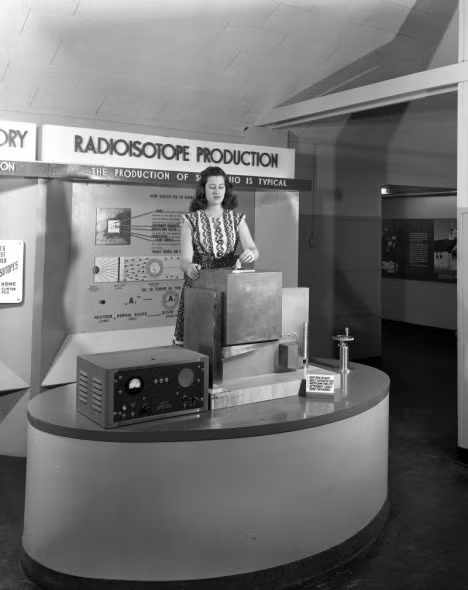 Những khu vực còn lại ở Oak Ridge bị cấm ra vào và được bảo vệ hết sức nghiêm ngặt.