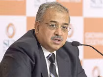 Chan dung ty phu An Do mat hon 14 ty USD trong 2 nam