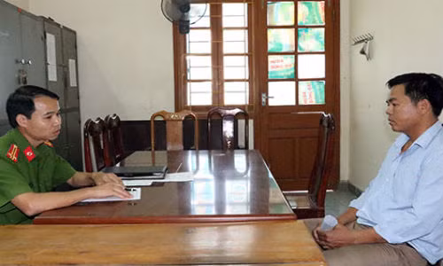 Doi tuong xuc pham Pho Thu truong CQANDT CA Ha Tinh xin loi