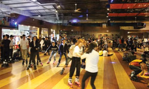 Truot patin - tu he pho vao trung tam thuong mai