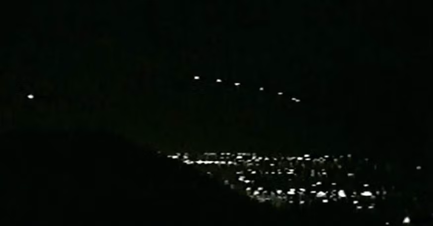 Về sau, chùm đèn hình tam giác bí ẩn trên được giải thích được tạo ra bởi chiến đấu cơ phản lực A-10 Warthogs. Trước lời giải thích trên, đông đảo người dân không chấp nhận.