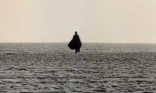 Người ta tìm thấy xe của ông ở sa mạc New Mexico. Sullivan đã mất tích một cách bí ẩn, không để lại bất cứ dấu vết nào. Một số người suy đoán có thể ông bị người ngoài hành tinh bắt cóc.