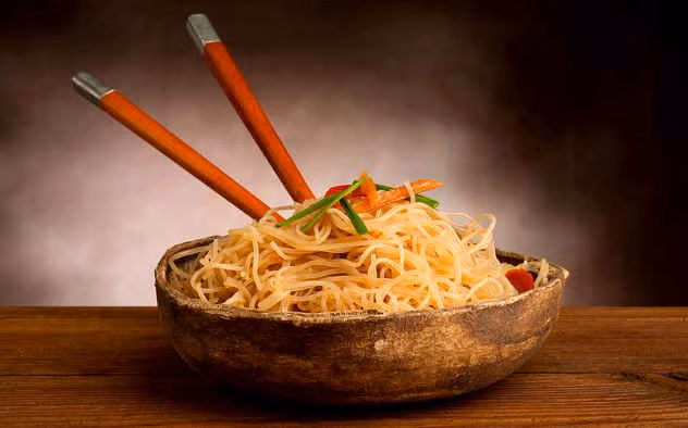 Người Trung Quốc phát minh ra mì ống từ khoảng 4.000 năm trước. Các chuyên gia phát hiện món mì đầu tiên được chế biến từ hạt kê. Loại hạt này được trồng tại Trung Quốc ít nhất là khoảng 7.000 năm trước.