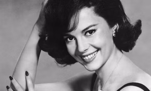 Về sau, thuyền trưởng của con tàu mà vợ chồng Natalie Wood cùng lên là Dennis Davern bị hoài nghi có liên quan đến cái chết của nữ minh tinh nổi tiếng này. Vào tháng 11/2011, vụ án mạng này được mở lại nhưng cho đến nay vẫn chưa thể phá giải được cái chết bí ẩn của Natalie Wood.