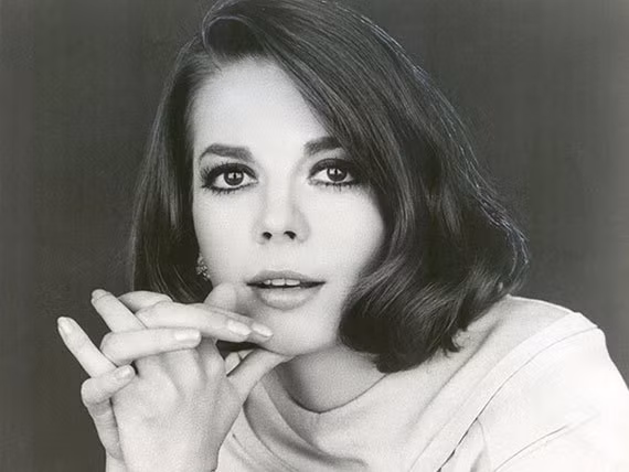 Nhiều người không tin đó là nguyên nhân cái chết của Natalie Wood. Robert Wagner bị nghi ngờ là hung thủ giết vợ khi có người chứng kiến vợ chồng anh đã cãi nhau vào đêm hôm cô chết.