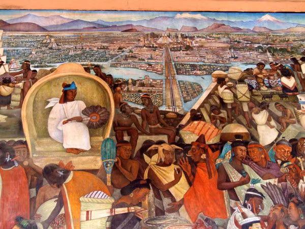 Các thương nhân ở Tenochtitlan không được phép giữ trọng trách quan trọng trong chính quyền bởi vì người dân quan ngại họ sẽ dùng địa vị trong bộ máy hành chính để làm lợi cho bản thân.