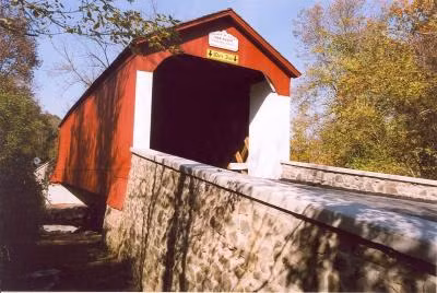 Câu chuyện bí ẩn về cây cầu Van Sant đã khiến nhiều người tò mò đến nơi đây để xem có sự việc kỳ bí như vậy hay không. Theo đó, không ít người sợ hãi khi tuyên bố nghe thấy những âm thanh giống trẻ con đang khóc lúc giữa đêm tại cây cầu lịch sử trên giống như lời đồn.