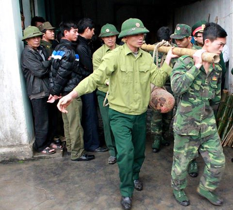 Hai Phong di doi 3 qua bom khoi co so thu mua sat vun