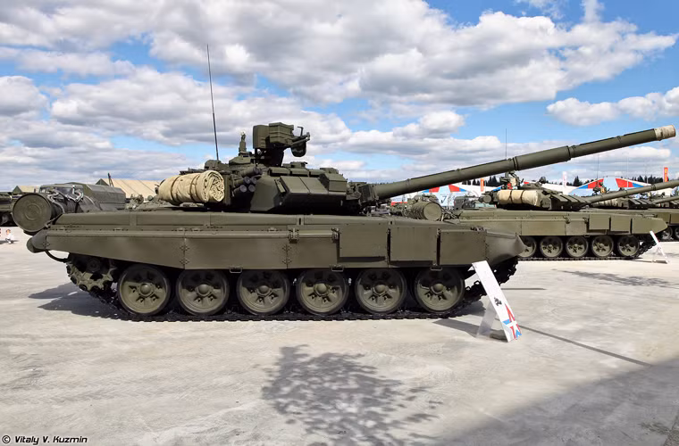 Theo các nguồn tin và hình ảnh, T-90A đã được Quân đội Nga triển khai tới Syria tham gia cuộc chiến chống phiến quân IS. Có lẽ trong thời gian tới người ta sẽ rõ hơn về sức mạnh T-90A khi nó chính thức khai hỏa ở Syria.