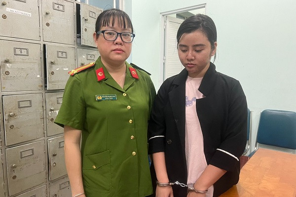 Lún sâu cờ bạc online, con dâu lừa bố chồng và nhiều người, chiếm đoạt 17 tỷ Lun sau co bac online, con dau lua bo chong va nhieu nguoi, chiem doat 17 ty