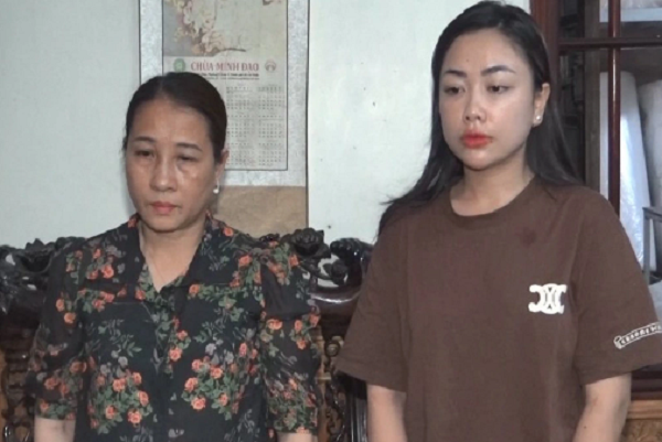 “Om trai dang” khi mua hang hieu cua cac hotgirl-Hinh-2