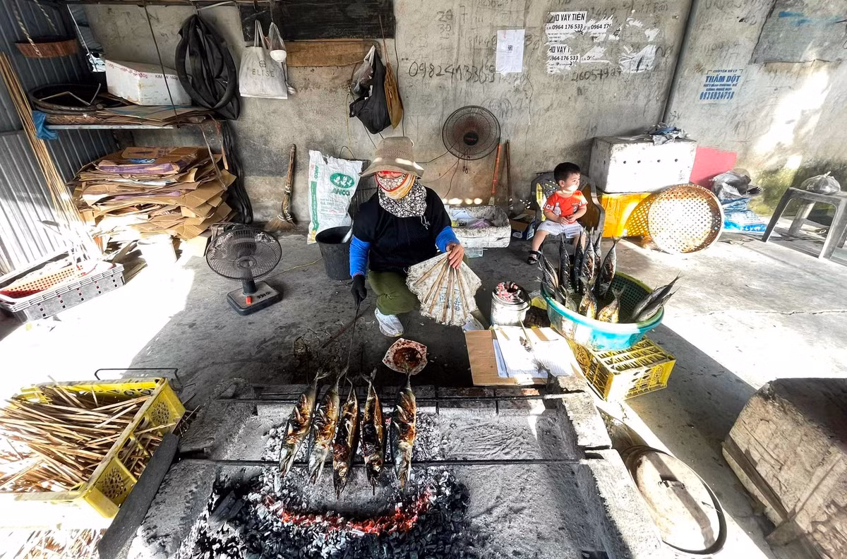Ca nuong Ho Do, mon qua que hut khach ngay Tet
