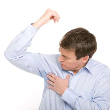 Một trong những hiện tượng khiến nhiều người cảm thấy không thoải mái là bệnh đổ mồ hôi nách quá nhiều. Chất botox sẽ được tiêm vào tuyến mồ hôi nạch và các khu vực lân cận. Công dụng của biện pháp này có thể được kéo dài trong 6 tháng.