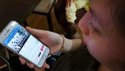 Xem thông tin lừa đảo trên Facebook.