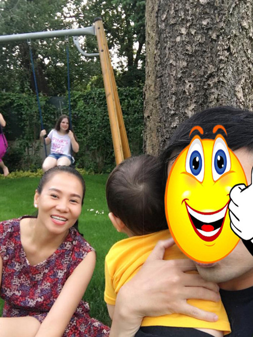 Hiện tại con trai Thu Minh đã được hơn 1 tuổi. Cậu bé rất dễ thương và kháu khỉnh.