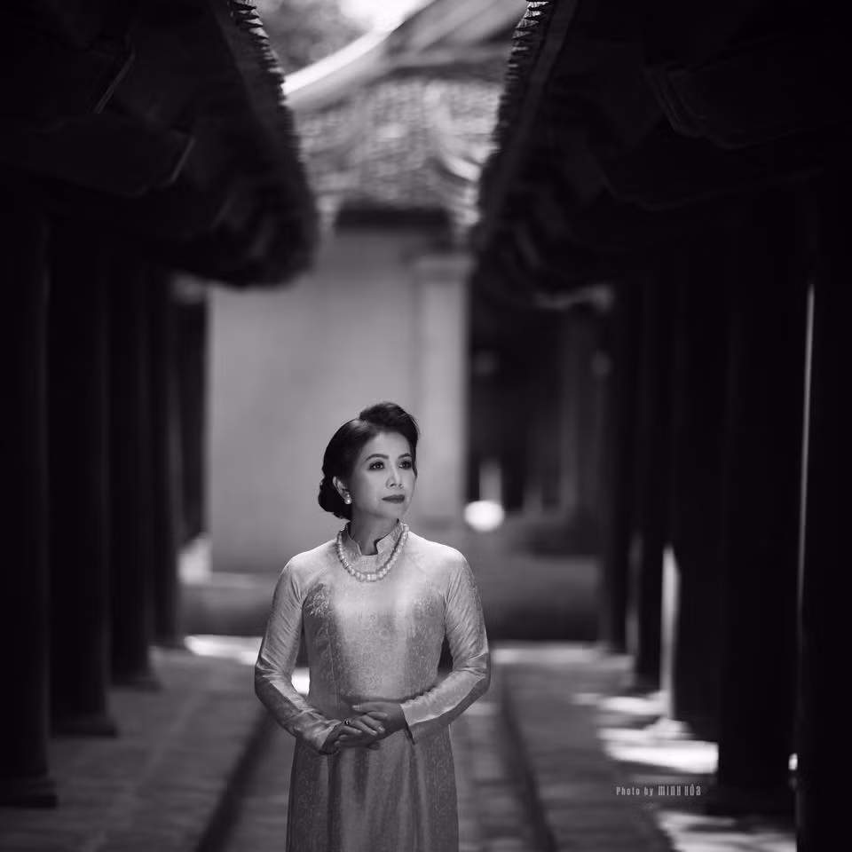 Vẻ đẹp cổ điển, thanh lịch của Minh Trang. Ảnh: Minh Hòa