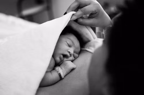 Công nghệ này có nhiều ưu điểm vượt trội như: Không vi phạm y đức, không gây tổn thương cho mẹ và con, quá trình thu giữ dây rốn dễ dàng nên việc lưu giữ bảo quản đông lạnh rất thuận lợi…