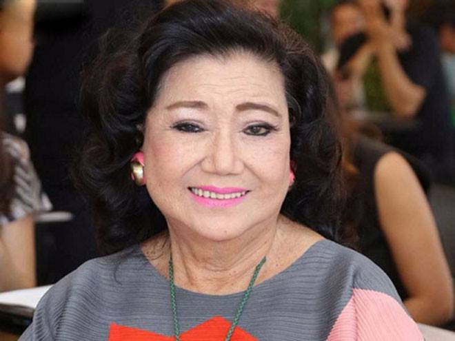 Mặc dù sự nghiệp đỉnh cao nhưng nữ nghệ sĩ lại khá lận đận trong chuyện tình cảm, bà từng trải qua 5 lần lỡ dở tình duyên. Đến nay, ở tuổi 80, bà sống vui vẻ bên con cháu và làm từ thiện.