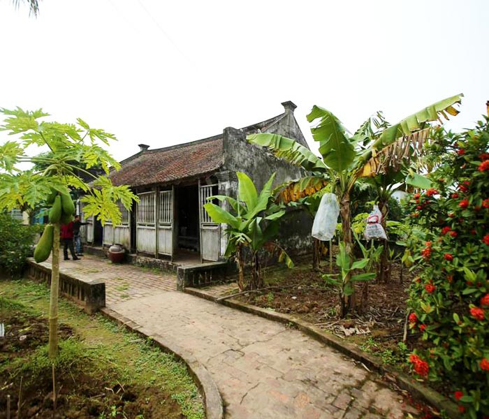 Từ khi truyện ngắn Chí Phèo của Nam Cao nổi đình nổi đám, dân làng đều nhận ra Bá Kiến nham hiểm độc ác trong truyện ngắn chính là Bá Bính.