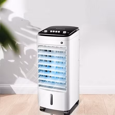 Quạt hơi nước hiện nay là một trong những sản phẩm làm mát được nhiều gia đình lựa chọn bởi quạt nhỏ gọn, tạo ẩm giúp không khí trong nhà đỡ khô.