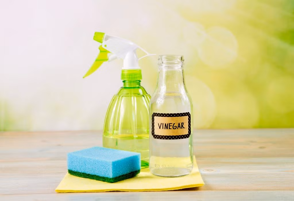 Thoi bay vet ban trong nha tam bang “bao boi” re va an toan