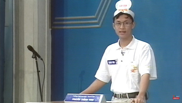 Khi tham gia Đường Lên Đỉnh Olympia mùa đầu tiên, Nguyễn Thành Vinh là học sinh chuyên hóa trường THPT Chuyên Lam Sơn, Thanh Hóa. Năm đó, Thành Vinh về nhì với 250 điểm. 