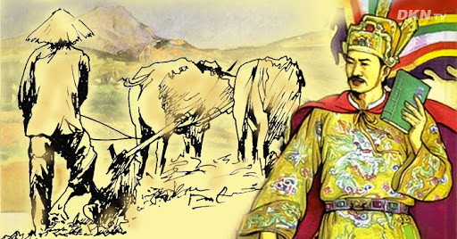 Ngoài ra, dù ở ngôi cao, ông luôn gắn bó với sản xuất. Có lần ông tự cầm cày xuống ruộng. Các quan can ông nói: "Trẫm không tự cày thì lấy gì làm xôi cúng, lại lấy gì cho thiên hạ noi theo?".