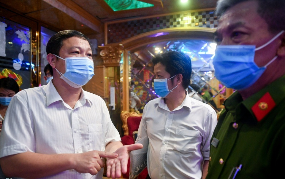 TP.HCM xu ly trach nhiem nguoi dung dau neu hang quan mo len lut