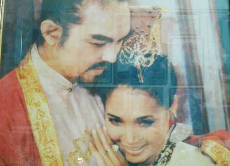 Các nhân vật lịch sử như các chúa Tĩnh Đô Trịnh Sâm, Tuyên phi Đặng Thị Huệ.