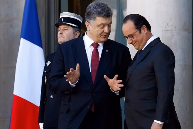 Tổng thống Ukraine Petro Poroshenko và Tổng thống Pháp François Hollande, một quốc gia thành viên của EU, gặp mặt ở Paris hồi tháng 3.