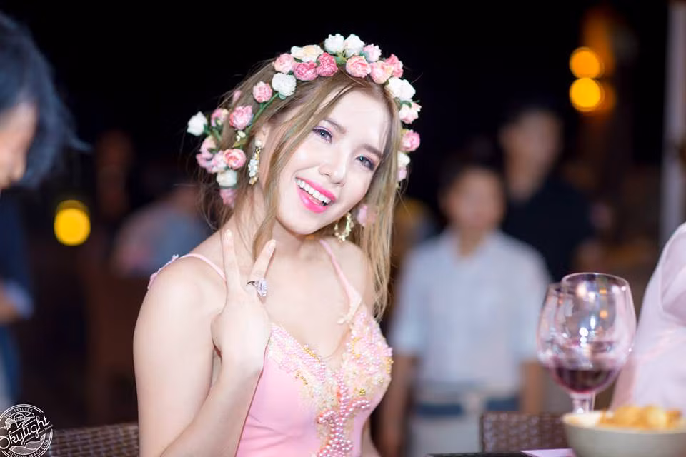 Luôn không thích chuyện nói trước bước không qua và sống khá thực tế nên Khánh Phương không đặt những mục tiêu quá lớn, quá xa vời cho bản thân.