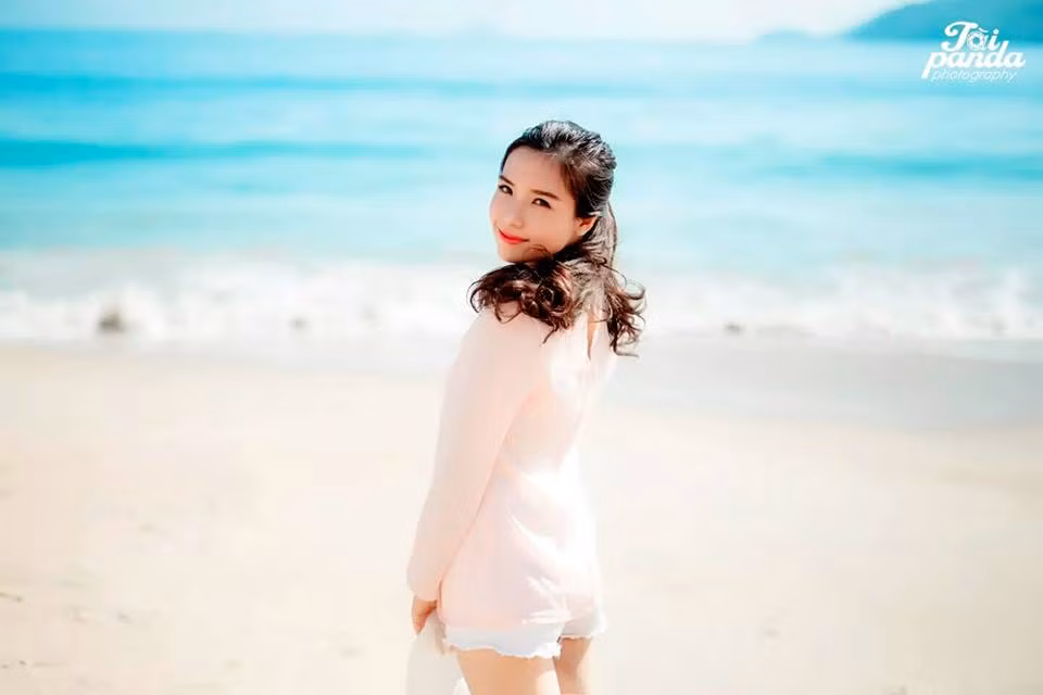 Tuy làm nhiều công việc khác nhau, chăm chỉ đi thi nhiều cuộc thi về sắc đẹp nhưng Khánh Phương hiện vẫn đặt việc học tập lên hàng đầu. Điều quan trọng nhất đối với Khánh Phương là phải đảm bảo được thời gian học tập tại trường để thành tích không bị suy giảm.