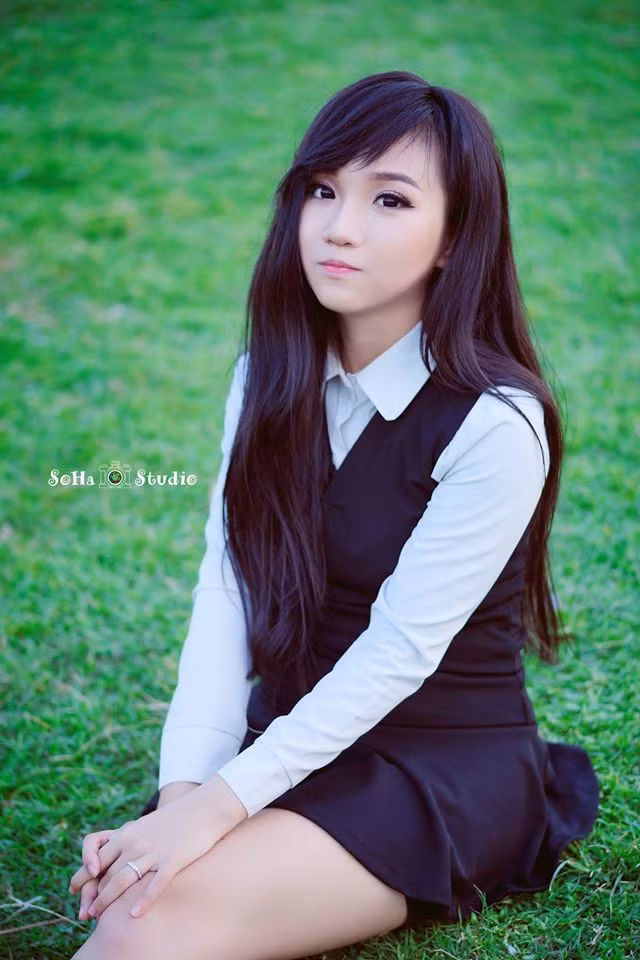 Hải Yến cho biết cô từng đi bán đồ ăn, phát tờ rơi, giúp việc gia đình, bán hàng online… để kiếm tiền tự lo cho bản thân và phụ giúp gia đình. Nay đã là một Idol, MC mạng, có thu nhập ổn định hơn nhưng Hải Yến vẫn tranh thủ thời gian rảnh để phụ giúp mẹ bán hàng ăn.