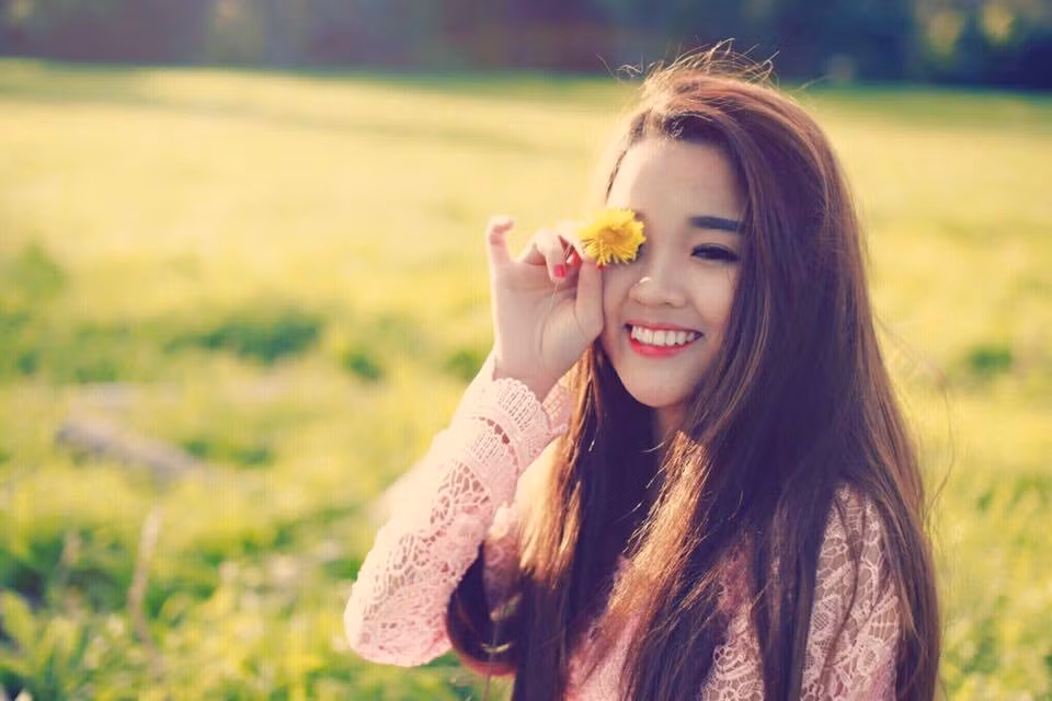 Dân mạng Việt còn phong cho Aley Nguyễn là “ Thánh rap xinh đẹp” sau những gì cô nàng thể hiện mới đây. Thích thú trước phản ứng tích cực của bạn bè, dân mạng, Aley Nguyễn gửi lời cám ơn tới tất cả mọi người, hứa hẹn trong tương lai sẽ còn mang đến nhiều sản phẩm, clip chất lượng hơn.