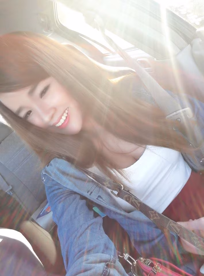 Cô bạn cho biết sẽ cố gắng để khắc phục dần những điểm yếu này, thực hiện thêm các clip vừa hát, vừa rap để bạn bè được vui vẻ và cũng để nâng cao khả năng của mình.