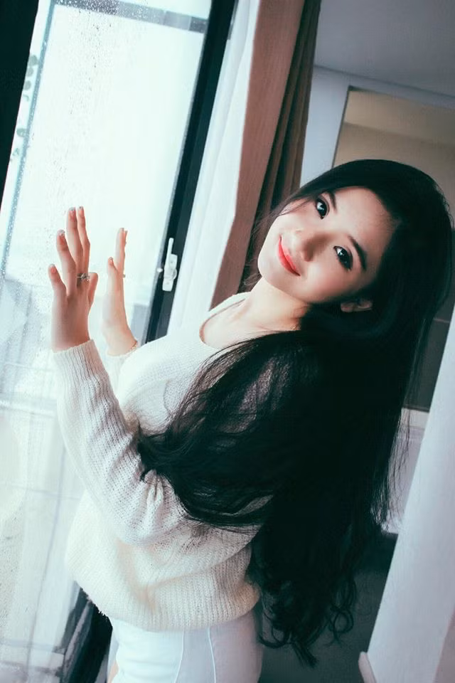 Ngắm nhìn hình ảnh gợi cảm, đằm thắm của Như Ý sau khi giảm cân, tăng chiều cao đáng kinh ngạc.